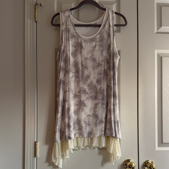 LOGO by Lori Goldstein Tops - LOGO by Lori Goldstein Sleeveless Layered Top – Size L